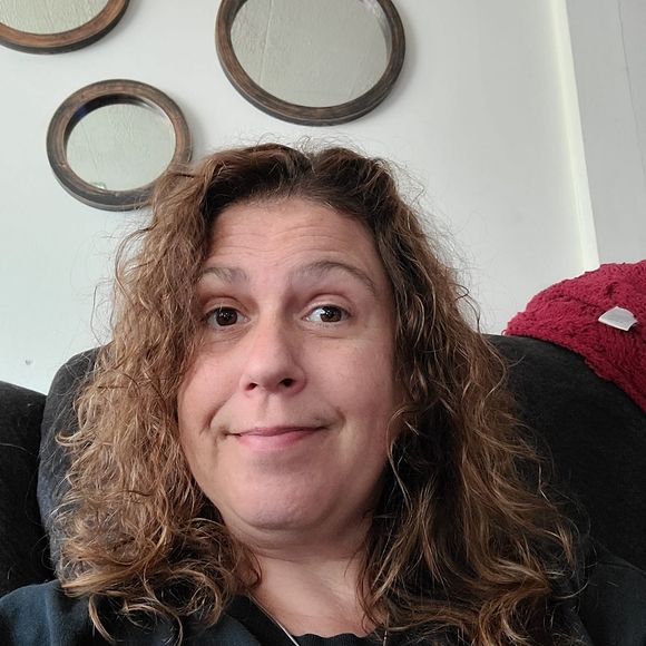 Meet your Posher, Julie - Picture 1 of 1